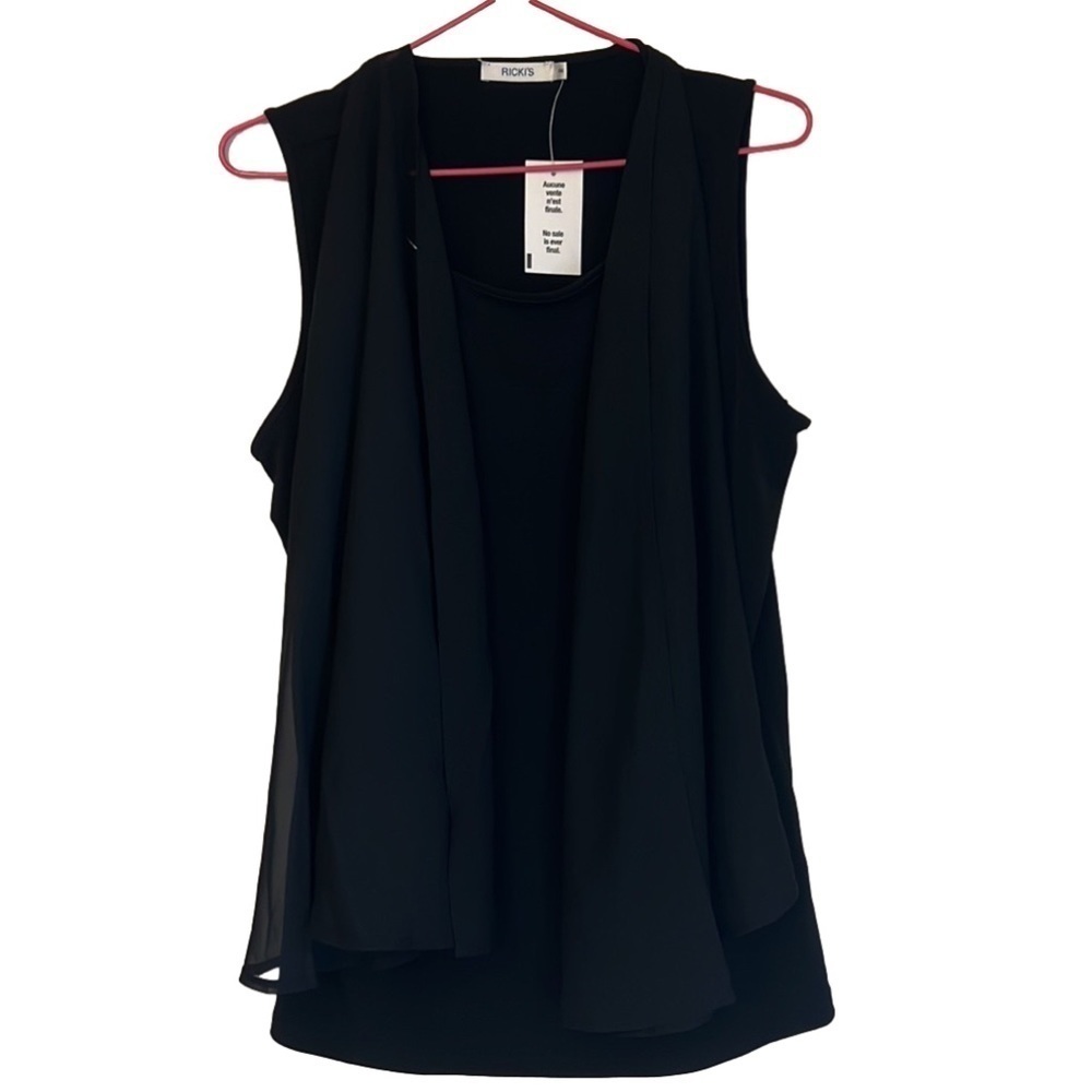 NWT Ricki’s Black Fly Away Top